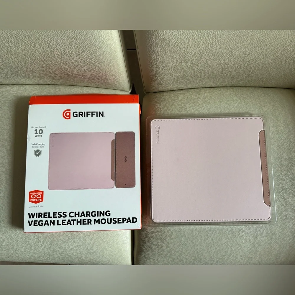 Griffin Griffin Wireless Charging Vegan Leather Mousepad Pink